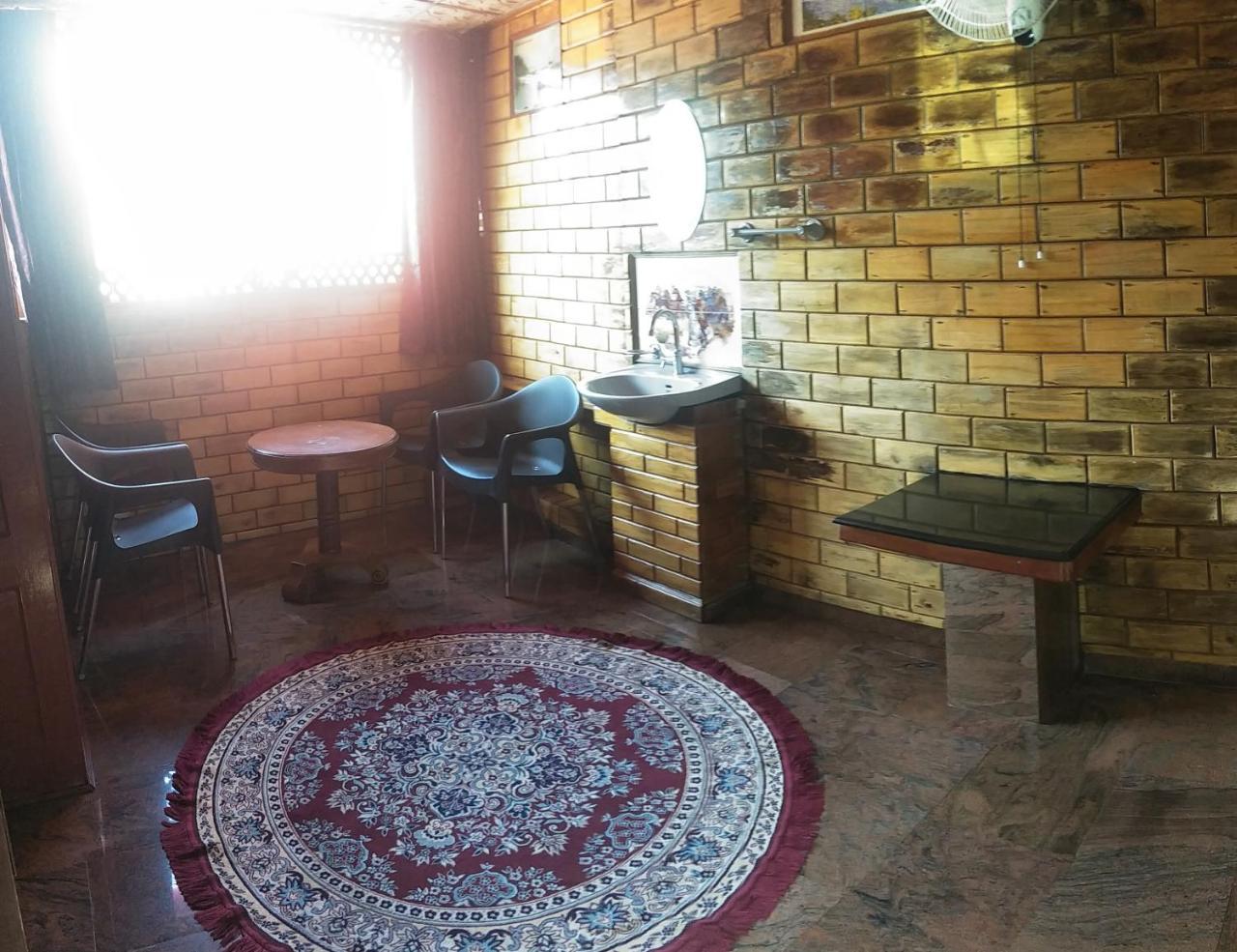 Jj Cottage Мунар Екстериор снимка