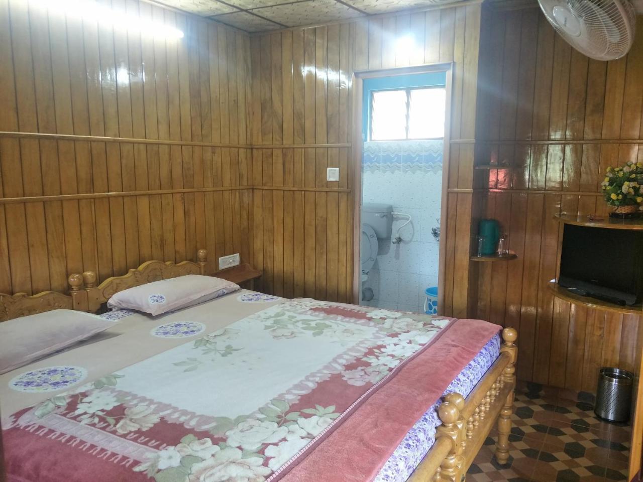 Jj Cottage Мунар Екстериор снимка
